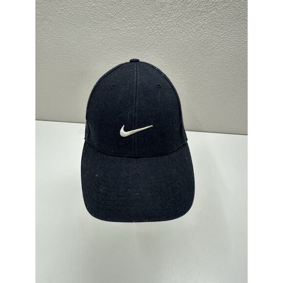 Nike Fitted Hat Size 7 1/4 Black Embroidered Logo Cap - Picture 1 of 9